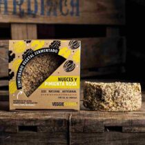 Veggie Karma Semicurado mit Baunüssen und rosa Pfeffer 200g