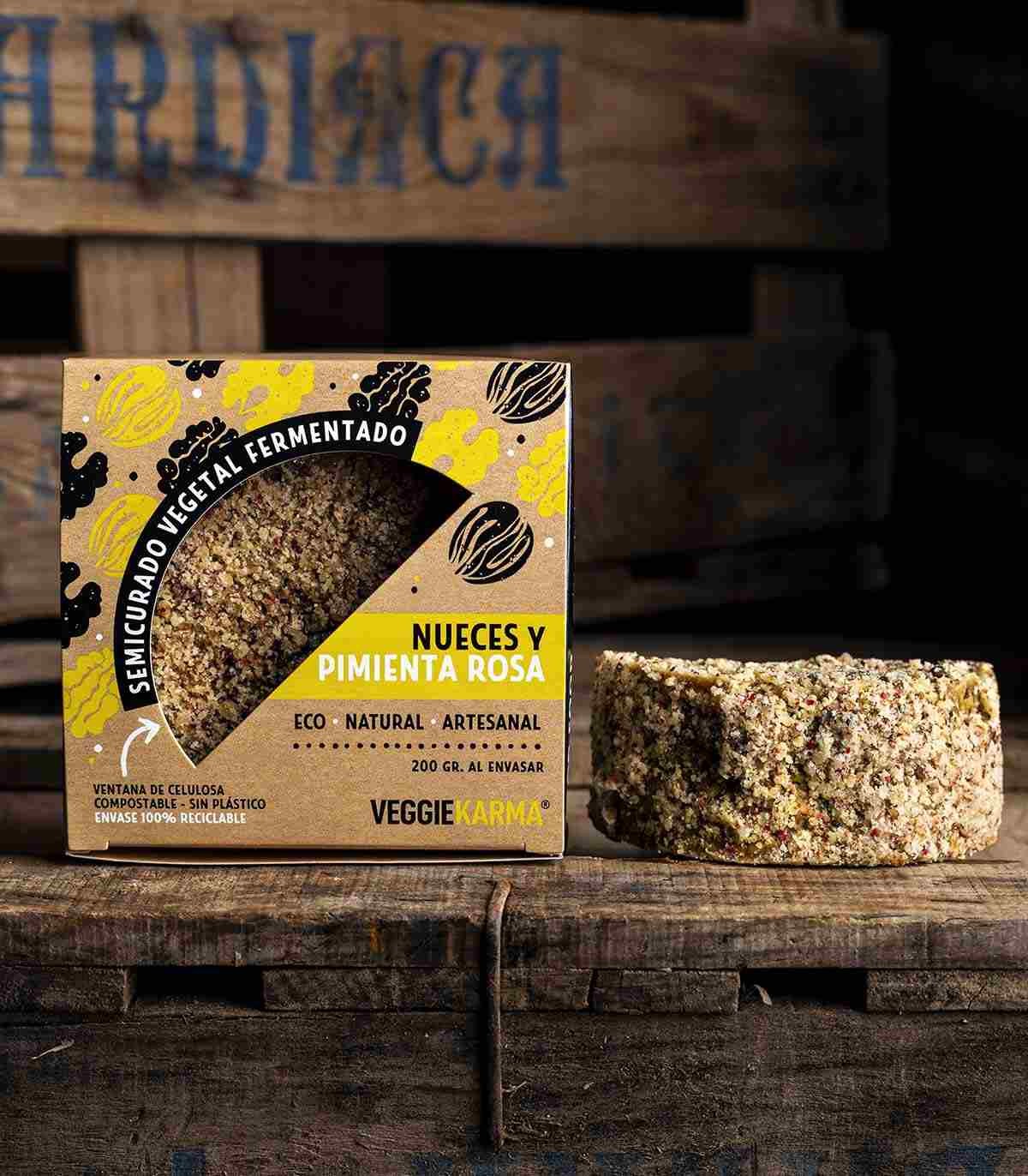 Veggie Karma Semicurado mit Baunüssen und rosa Pfeffer 200g