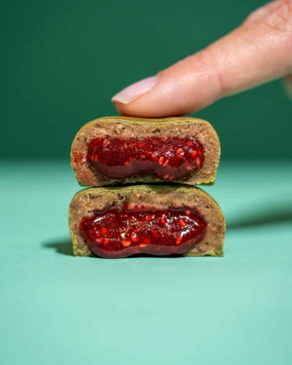 Linis-Bites-Matcha-Raspberry-Pralinis-vegan Linis-Bites-Matcha-Raspberry-Pralinis-vegan