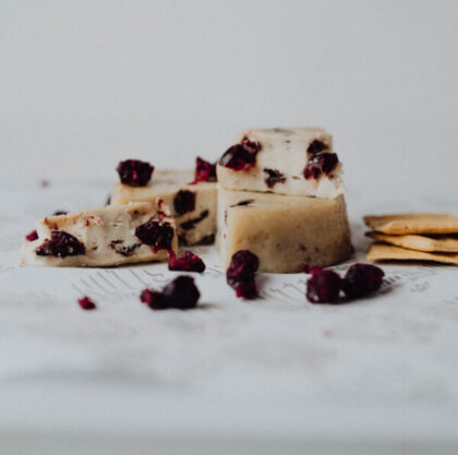 Nutty-Cashewkaese-Blaubeeren-vegan Nutty-Cashewkaese-Blaubeeren-vegan